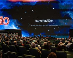 oslava v Planetariu